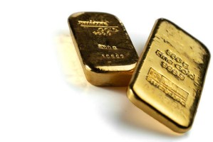 如何比较铂金pt黄金的特点？这种比较对消费者有何意义？